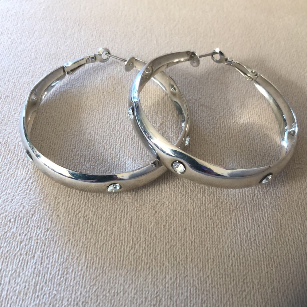 Hoop earrings with faux diamonds silver - Picture 4 of 6